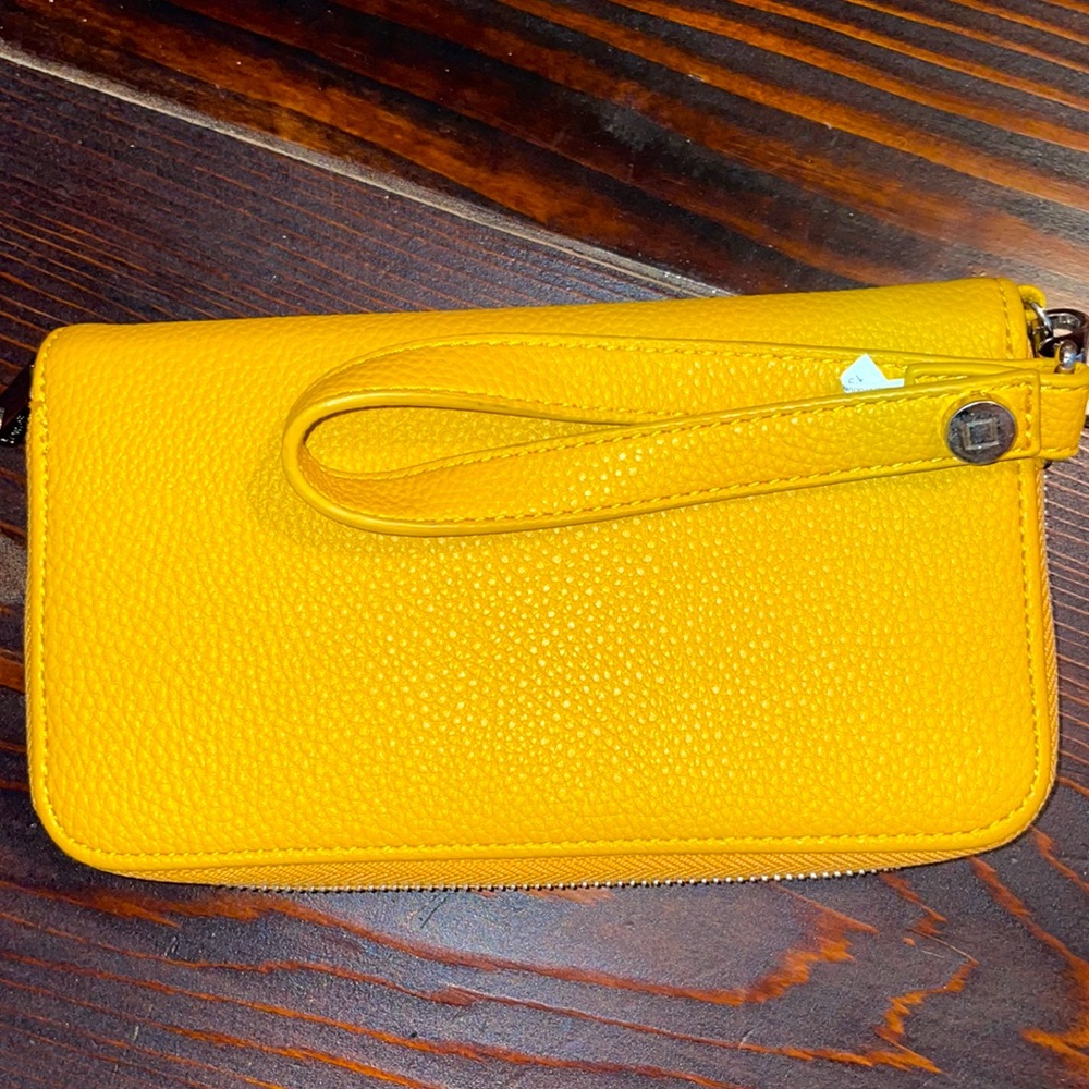Thirty-one All About the Benjamin’s wallet with wristlet strap